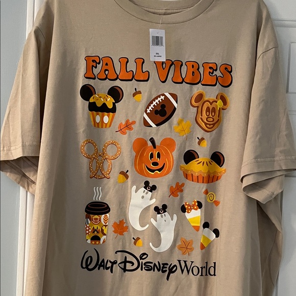 🏰 Walt Disney World Fall Vibes Tan T-Shirt XXL New! NWT 🧡 2025 Park Exclusive - Picture 2 of 4